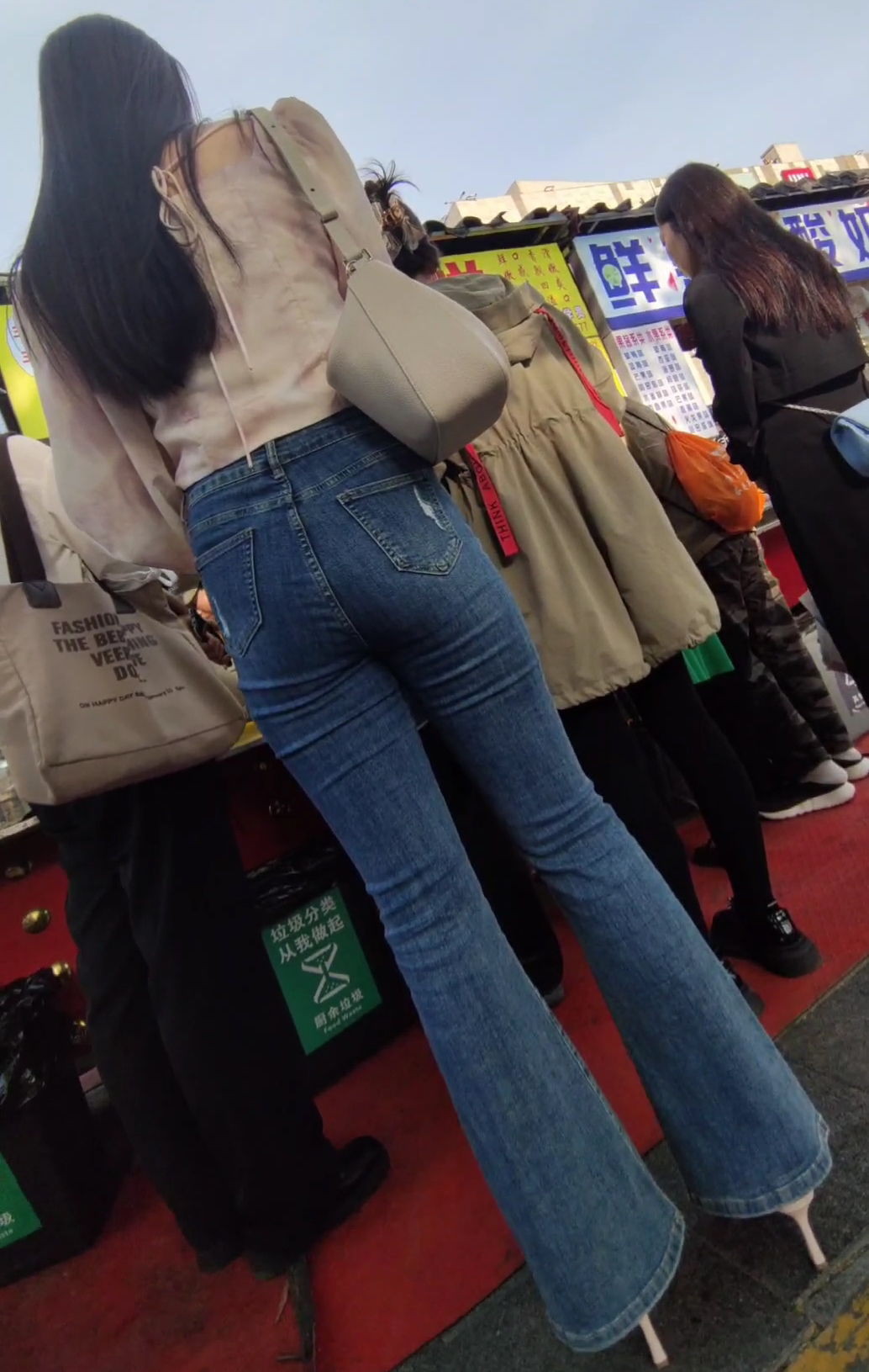 005641hrmsrvdmdwormart.jpg