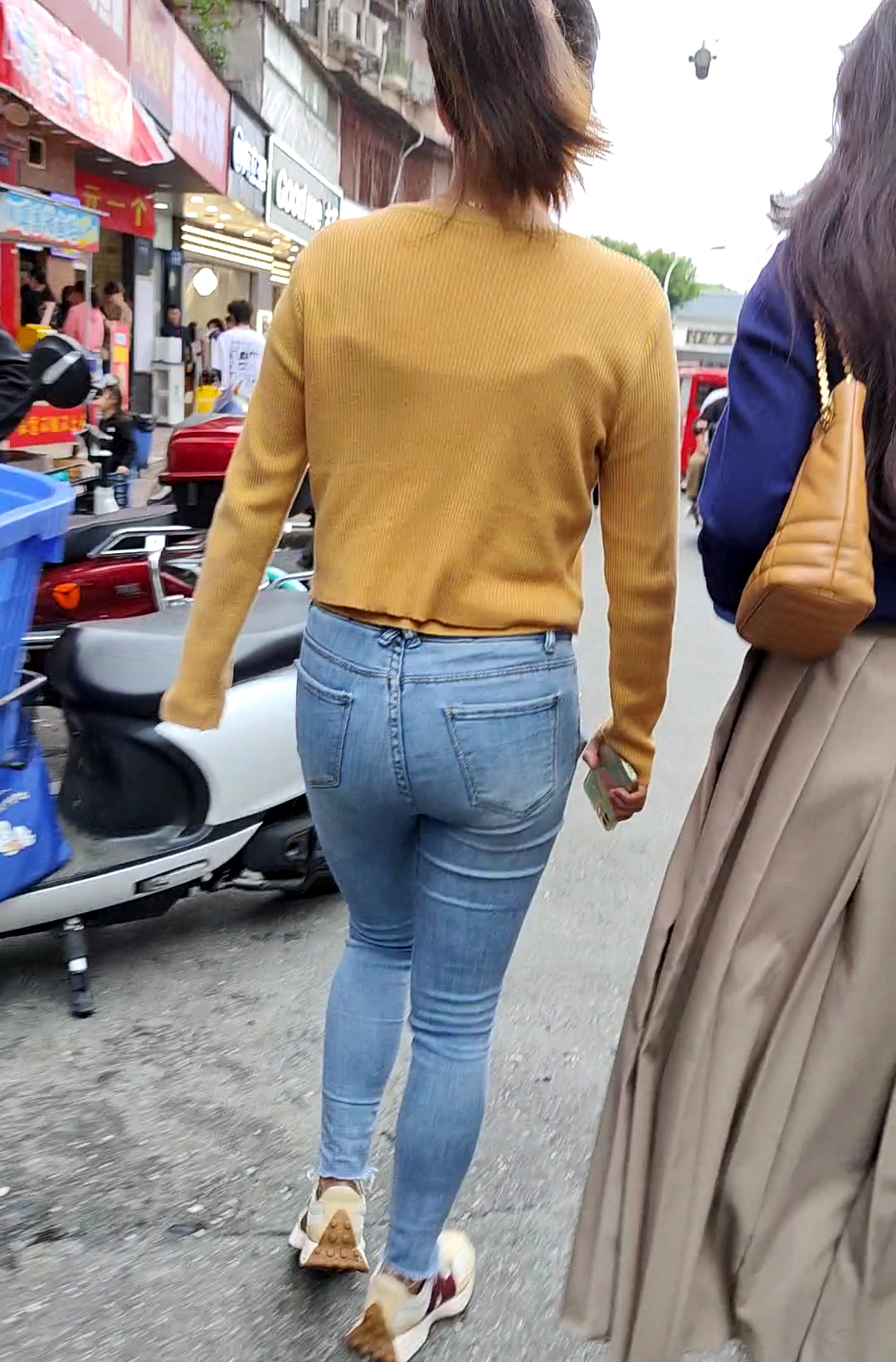 102319athzuj3qsdrstbbb.jpg