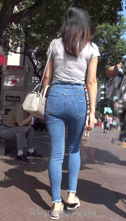 【视频】一个肤如凝脂的性感牛仔裤翘臀小姐姐[JP-EY8L]