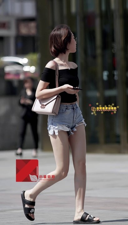 街拍身材惹火的小清新热裤大长腿美女[EG-453F]