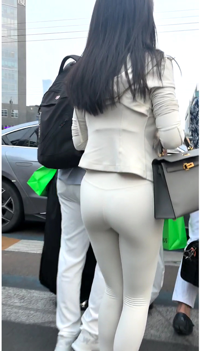 【视频】街拍温婉可人的性感紧身裤美臀美眉[VS-0MCK]