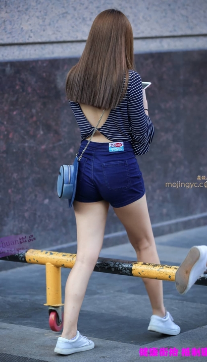 一位仙姿玉色的性感热裤翘臀女神[QK-JS14]