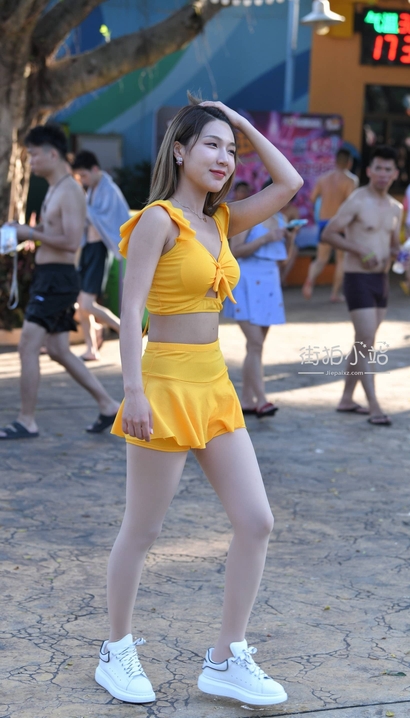一个仙姿玉色的性感清雅装束长腿靓女[EA-F296]