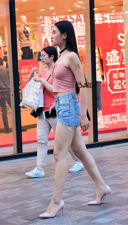 偶遇慧质兰心的极品热裤翘臀女生[LF-8QEA]