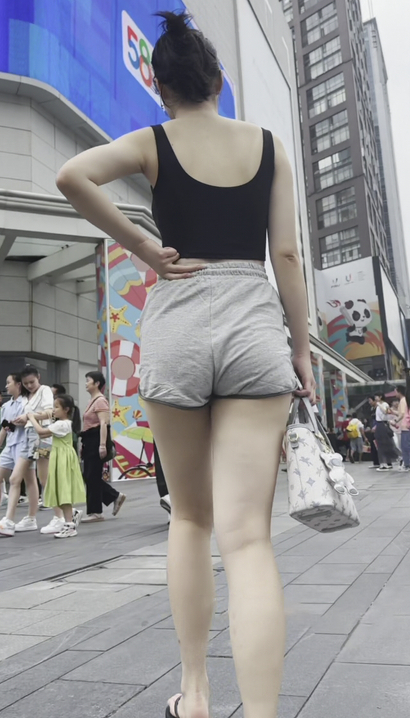 【视频】一位聘婷秀雅的极品热裤美臀女孩[IK-3NWK]