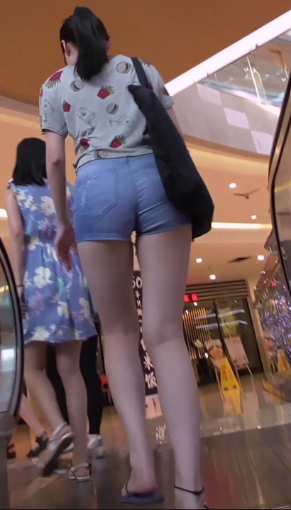 【视频】偶遇金枝玉叶的时髦热裤长腿靓女[DX-193E]