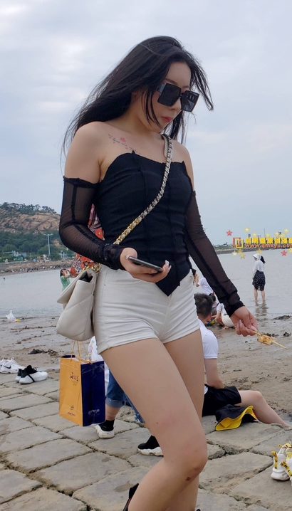 偶遇明目皓齿的极品热裤宽臀女生[CU-05A3]