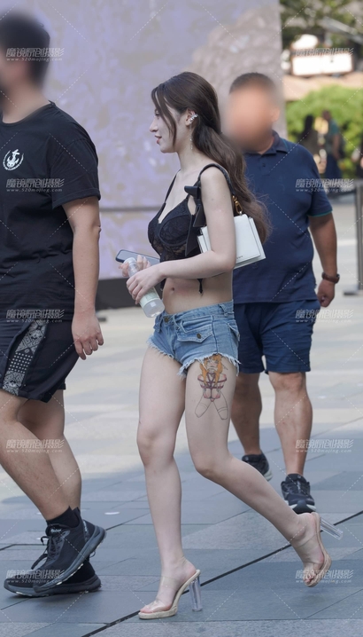 一个如琬似花的潮流热裤紧臀美女[AU-28W2]