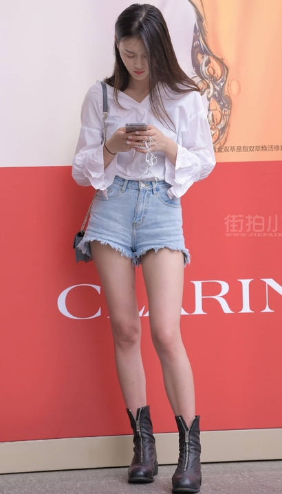 偶遇国色天香的气质热裤宽臀女孩[PG-5882]