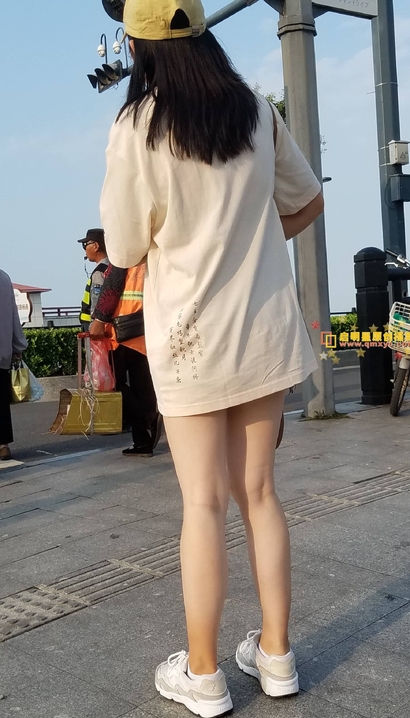 偶遇金枝玉叶的小清新热裤翘臀女生[QY-3PO7]