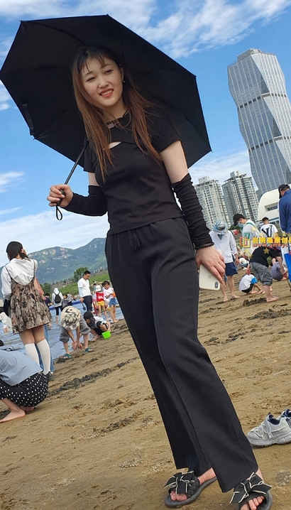 抓拍明艳不可方物的小清新优美着装大长腿女神[KF-442R]