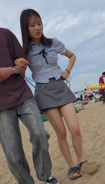 街拍风华绝代的极品超短裙紧臀女孩[IA-NU20]