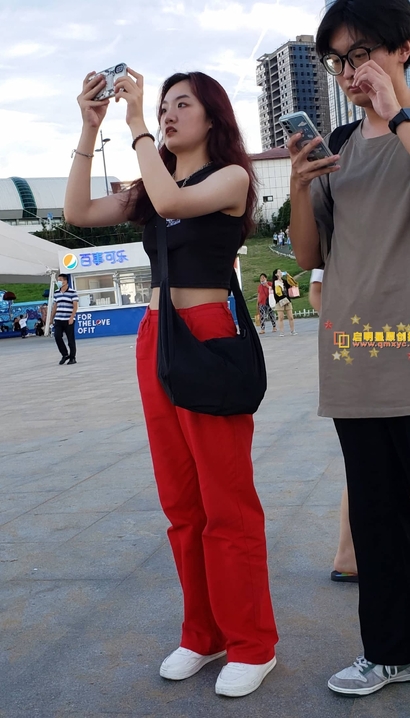 一位清水芙蓉的气质优美装束丰臀美女[MU-CBV7]
